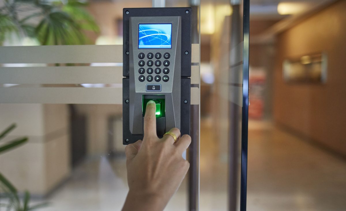 Fingerprint and keypad access control terminal