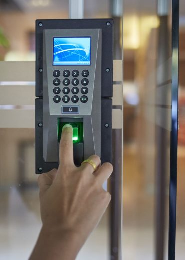 Fingerprint and keypad access control terminal
